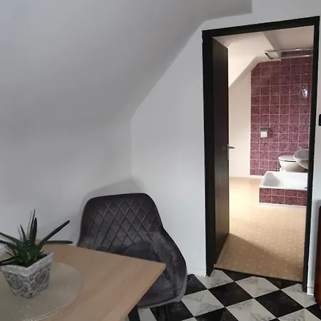 Apartamento Cozy With Bathroom In A Private House